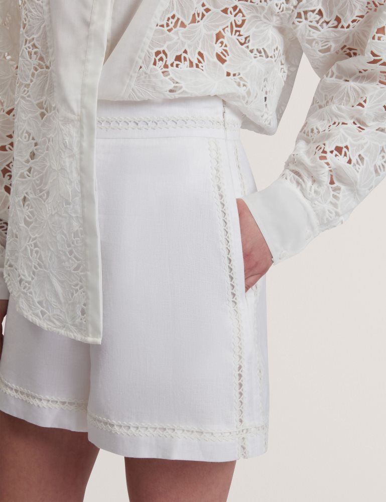 Ted Baker Buccia - Crochet Trim High Waisted Linen Shorts Ženske Kratke Hlače Bijele | 971345-AHK