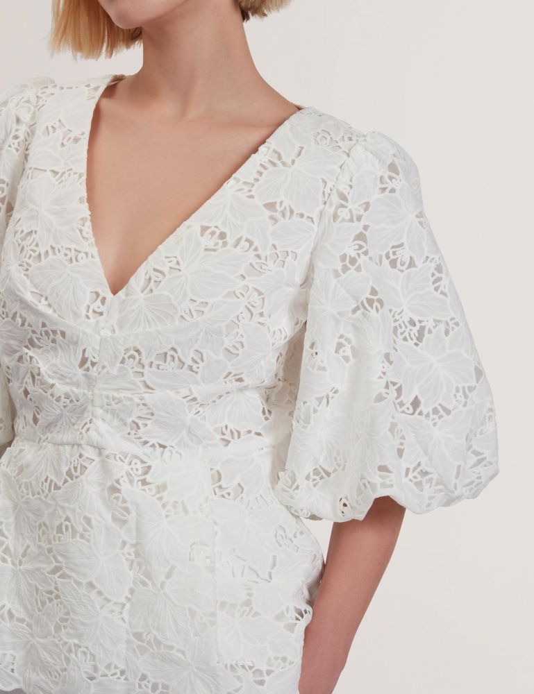Ted Baker Ellari - Lace Puff Sleeve V-neck Peplum Top Ženske Majice Bijele | 328571-HWP