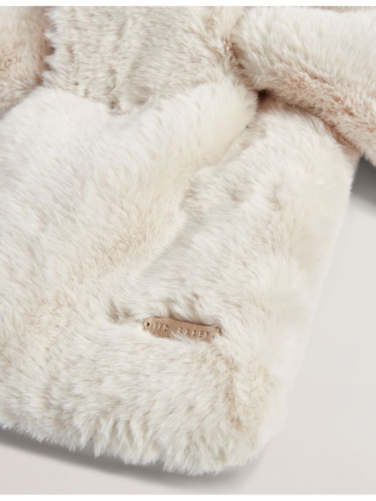Ted Baker Emaaaas - Faux Fur Loop-through Stole Scarf Ženske Hats, Gloves & Scarves Bijele | 179860-LUC