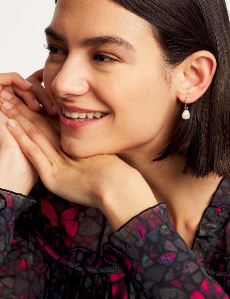 Ted Baker Periaa - Pearl Drop Pendant Huggie Earrings Ženske Nakit Zlatne | 735802-KMY